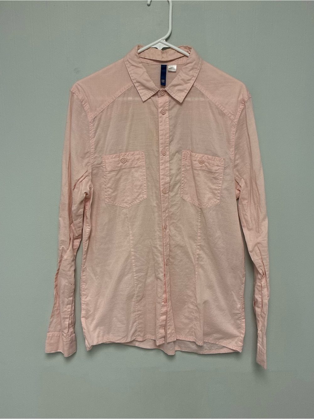 H&M Pink shirt Size medium
good condition